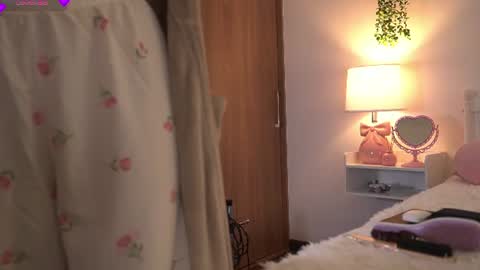 violeth___ online show from 19, 6, 2026