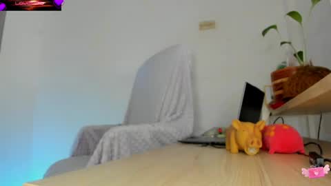 Snapshot of violetparkker chatting on 6, 6, 2026 violetparkker online show from 6, 6, 2026