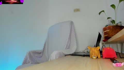 Snapshot of violetparkker chatting on 9, 6, 2026 violetparkker online show from 9, 6, 2026
