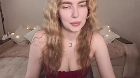 ViolettaOtis online show from 11, 6, 2026