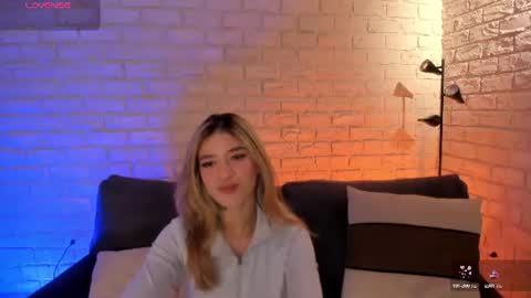 Violett  online show from 16, 6, 2026