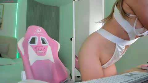 Snapshot of virrginchloee chatting on 19, 6, 2026 Chloe online show from 19, 6, 2026