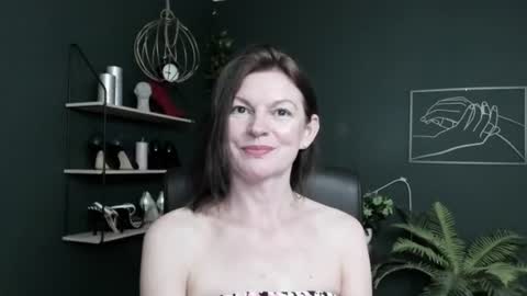 Vivian online show from 22, 6, 2026