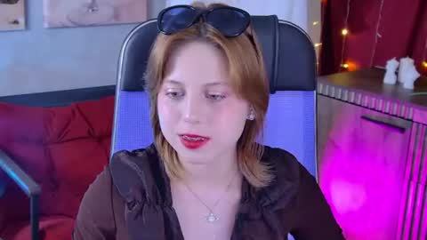 Vivienne  online show from 18, 6, 2026