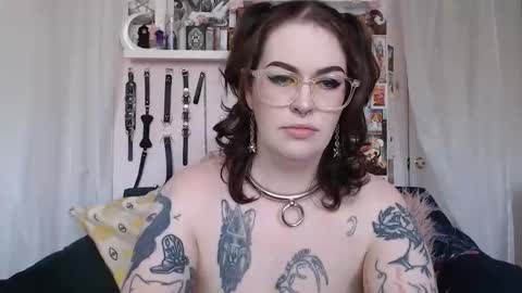 Snapshot of vixinvvitch chatting on 9, 6, 2026 VIXIN online show from 9, 6, 2026