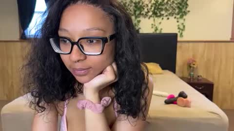 wanderlustgaal online show from 18, 5, 2026