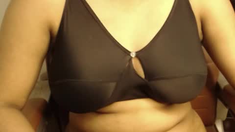 Snapshot of webshowxxx chatting on 6, 4, 2026 mina online show from 6, 4, 2026