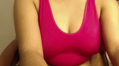 Snapshot of webshowxxx chatting on 14, 4, 2026 mina online show from 14, 4, 2026