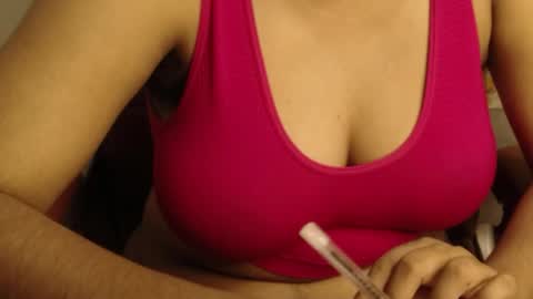 Snapshot of webshowxxx chatting on 15, 4, 2026 mina online show from 15, 4, 2026
