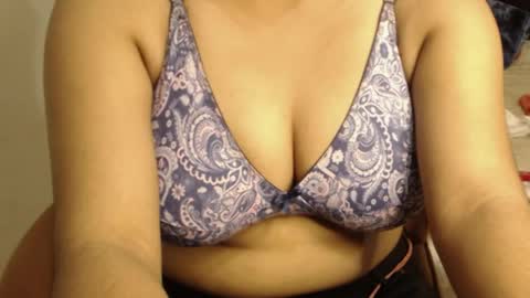 Snapshot of webshowxxx chatting on 16, 4, 2026 mina online show from 16, 4, 2026