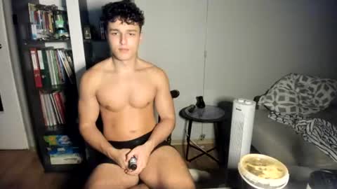 Snapshot of wee_willy_winky chatting on 24, 6, 2026 wee_willy_winky online show from 24, 6, 2026
