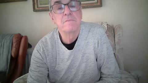 whitebriefs009 online show from 14, 5, 2026