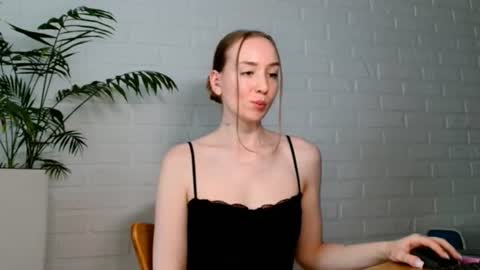 Snapshot of whiteprincessluna chatting on 18, 6, 2026 You wont find me here on Saturdays and Sundays online show from 18, 6, 2026