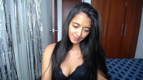 Ilauren online show from 11, 6, 2026