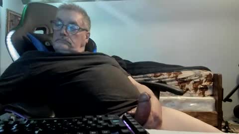 Snapshot of wowsers2022 chatting on 22, 4, 2026 wowsers2022 online show from 22, 4, 2026