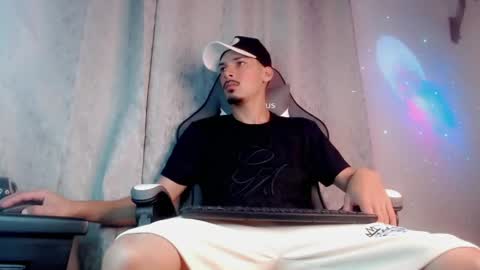 Snapshot of yankees_xxx chatting on 8, 6, 2026 yankees online show from 8, 6, 2026