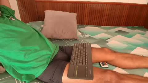 yayi_and_derek online show from 8, 6, 2026