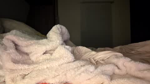 Snapshot of yogimilflover chatting on 17, 6, 2026 Yogiblondebangme online show from 17, 6, 2026
