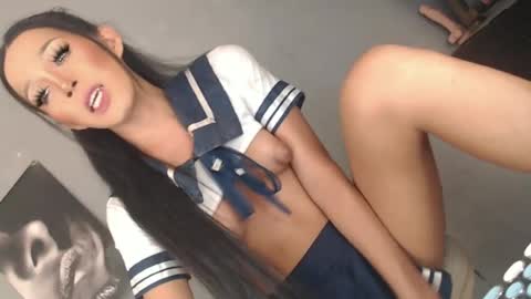 Snapshot of your_dirty_muse chatting on 18, 6, 2026 LARA online show from 18, 6, 2026
