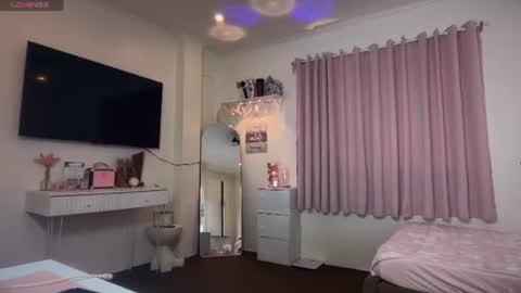 Snapshot of yournaughtyprincessx chatting on 19, 6, 2026 yournaughtyprincessx online show from 19, 6, 2026