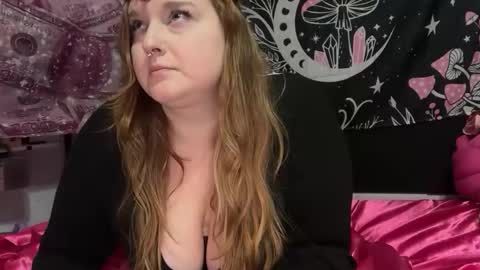 yourthickgingergoddess online show from 1, 12, 2025