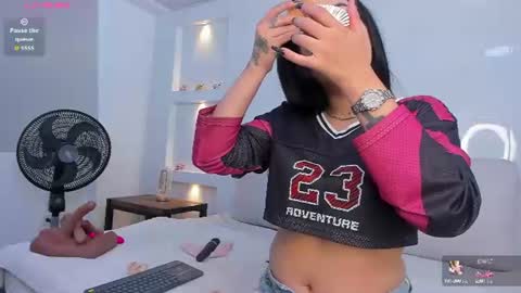 Snapshot of zenda_evans chatting on 19, 6, 2026 Zenda Evans online show from 19, 6, 2026