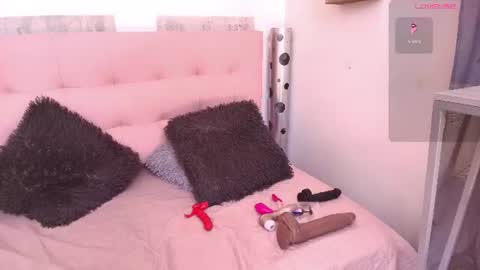 ZHAMIRA  ANDRES online show from 20, 6, 2026