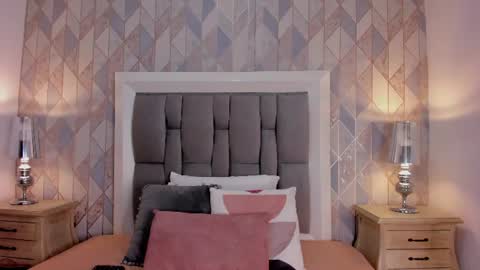 zharia_lux25 online show from 14, 6, 2026