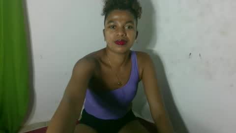 Snapshot of zizioraniarison chatting on 31, 5, 2026 zizioraniarison online show from 31, 5, 2026