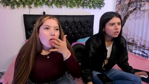 Zoe And Valeria online show from 6, 6, 2026