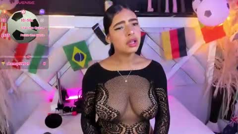 Zoey  online show from 18, 6, 2026
