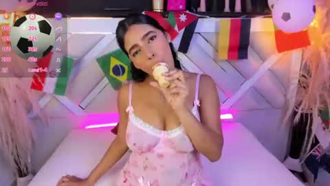 Zoey  online show from 20, 6, 2026
