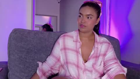 Snapshot of zoe_roux210949 chatting on 10, 5, 2026 Zoe online show from 10, 5, 2026