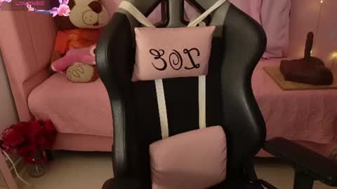 zoe_sullivan_ online show from 20, 6, 2026