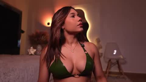 zoevidal_ online show from 18, 6, 2026