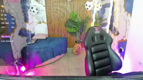 zyra_tay online show from 4, 7, 2026