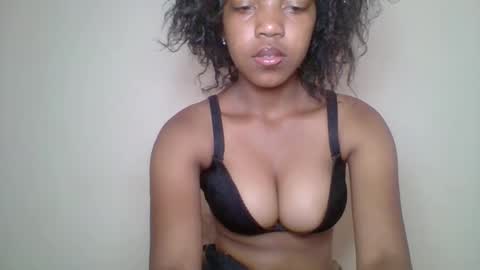 zyraelle_01 online show from 3, 5, 2026