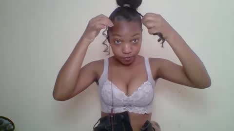 zyraelle_01 online show from 11, 5, 2026