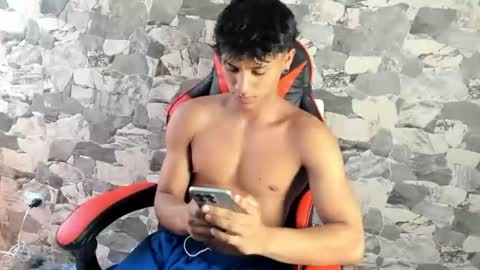 zyzz_1812 online show from 16, 6, 2026