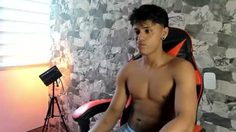 zyzz_1812 online show from 22, 6, 2026