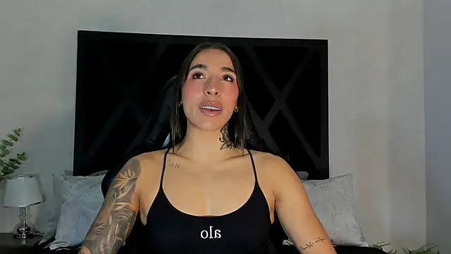 KAYLA BATISTA online show from 14, 6, 2026