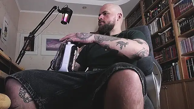 Snapshot of FindomJason chatting on 10, 5, 2026 FindomJason online show from 10, 5, 2026