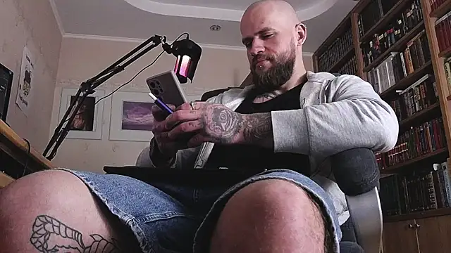 Snapshot of FindomJason chatting on 11, 5, 2026 FindomJason online show from 11, 5, 2026