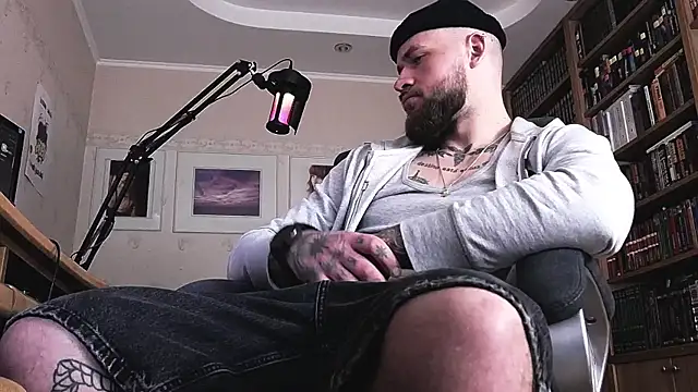 Snapshot of FindomJason chatting on 17, 5, 2026 FindomJason online show from 17, 5, 2026