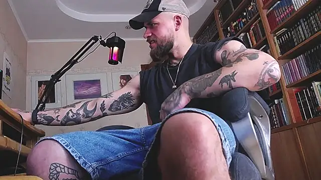 Snapshot of FindomJason chatting on 5, 6, 2026 FindomJason online show from 5, 6, 2026