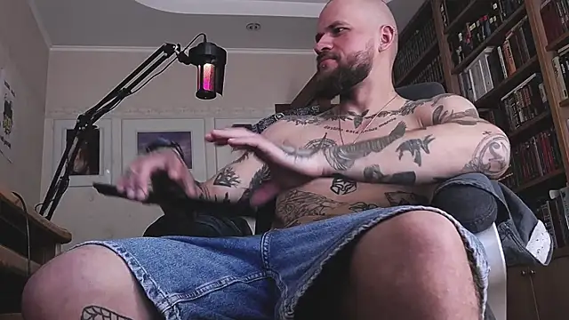 Snapshot of FindomJason chatting on 11, 6, 2026 FindomJason online show from 11, 6, 2026