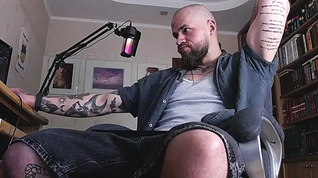 Snapshot of FindomJason chatting on 14, 6, 2026 FindomJason online show from 14, 6, 2026