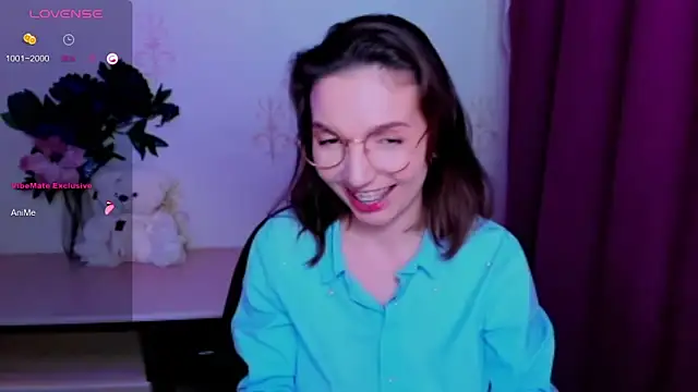 KindHazelHere  online show from 15, 6, 2026