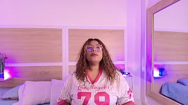  nickypurple  online show from 16, 6, 2026