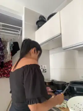 NatashaBrown12 online show from 4, 6, 2026